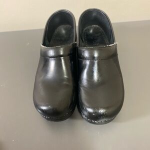 Dansko Professional Black Cabrio Leather Clog size 39EUR Women US Size 8.5-9
